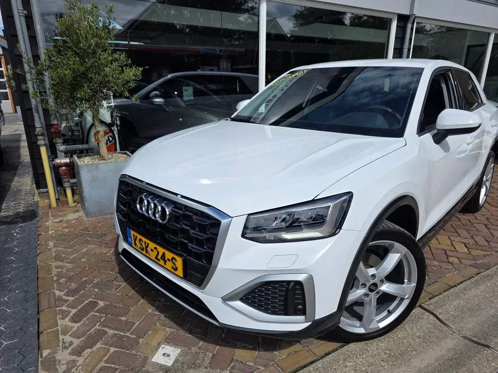 Audi Q2 35 TFSI S Edition uit 2023, foto 2