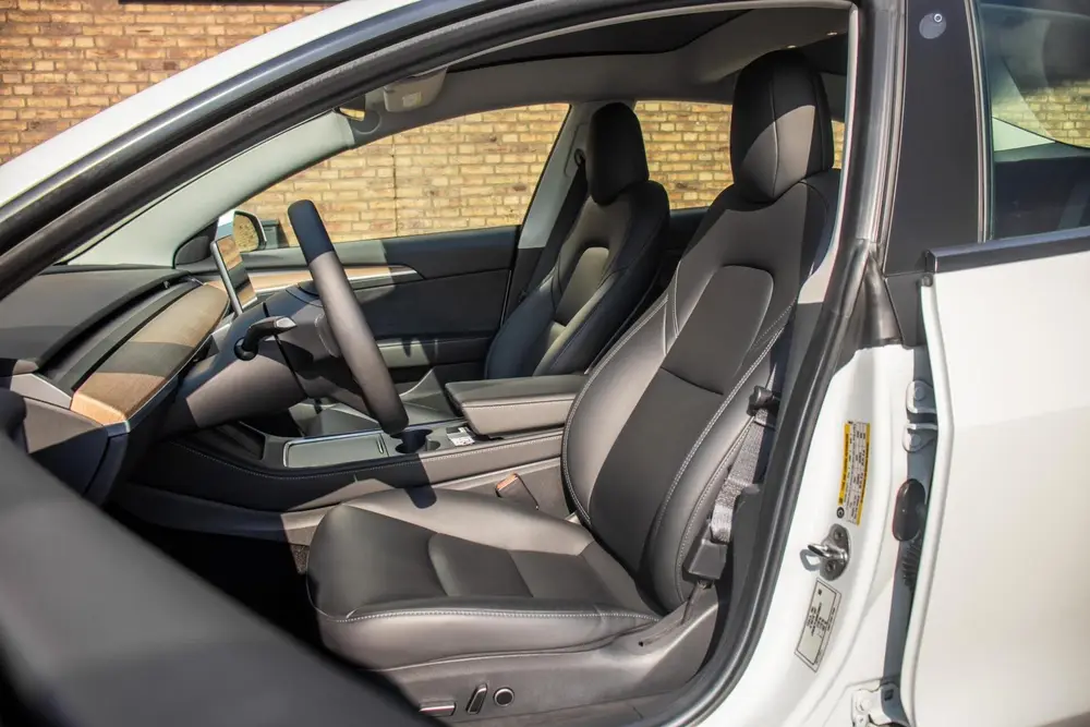 Tesla Model 3 Standard RWD Plus 60 kWh uit 2021, foto 10