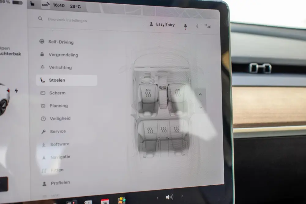 Tesla Model 3 Standard RWD Plus 60 kWh uit 2021, foto 15