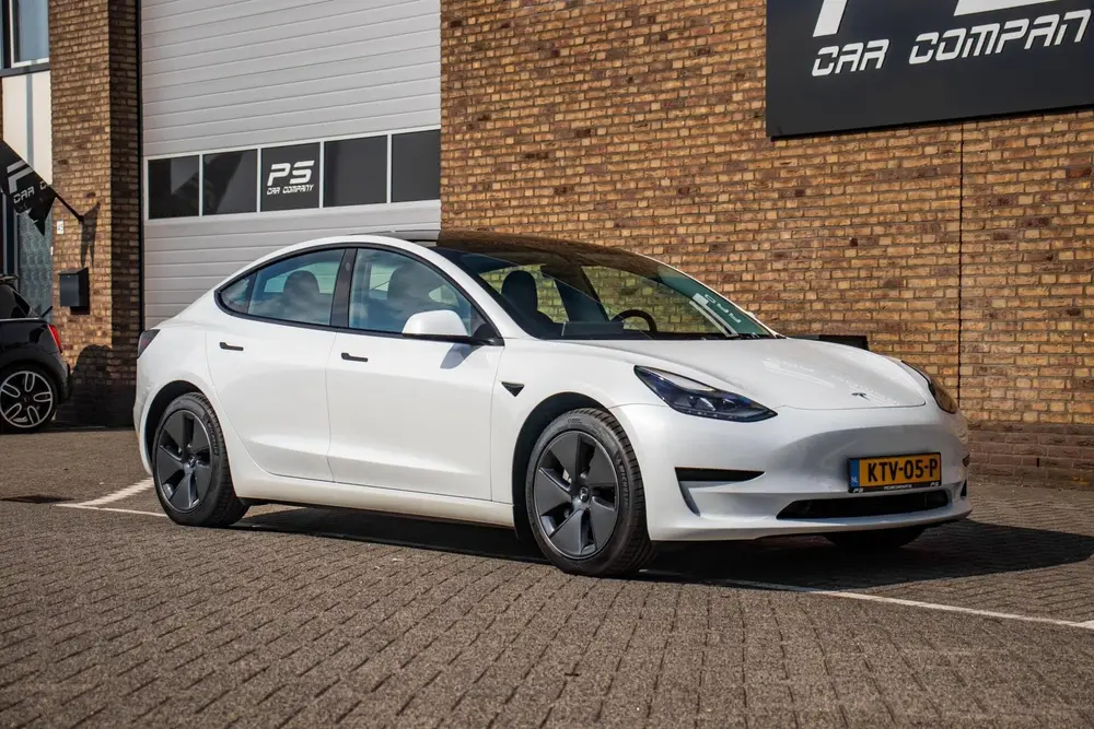 Tesla Model 3 Standard RWD Plus 60 kWh uit 2021, foto 8