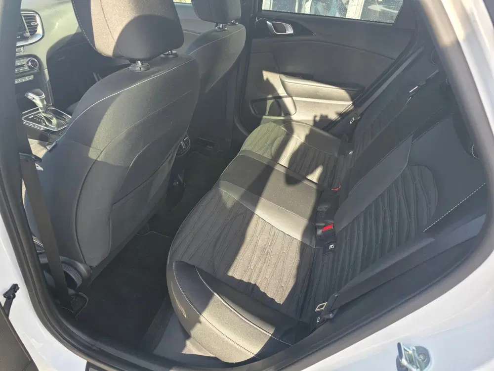 Kia ProCeed 1.5 T-GDi GT-Lineautomaat uit 2022, foto 18