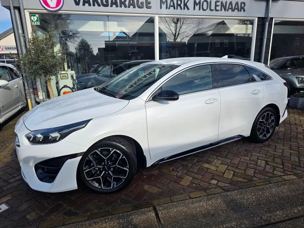 Kia ProCeed 1.5 T-GDi GT-Lineautomaat uit 2022, foto 3
