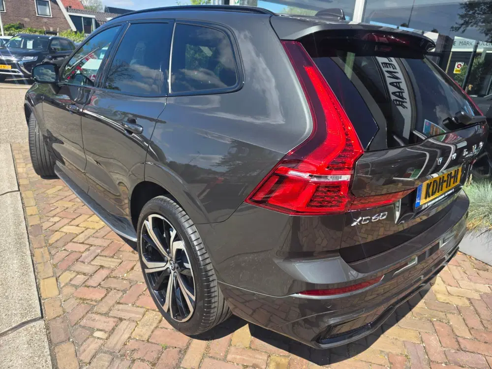 Volvo XC60 2.0 B4 R Design Inscription uit 2022, foto 11