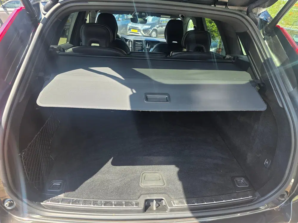 Volvo XC60 2.0 B4 R Design Inscription uit 2022, foto 13