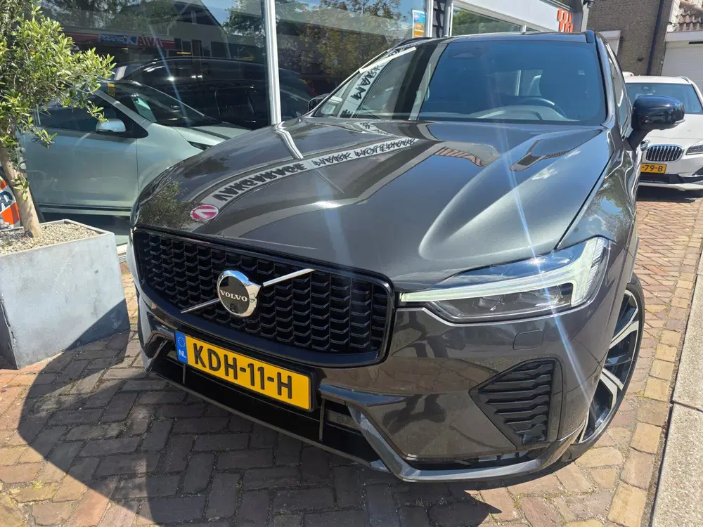 Volvo XC60 2.0 B4 R Design Inscription uit 2022, foto 2