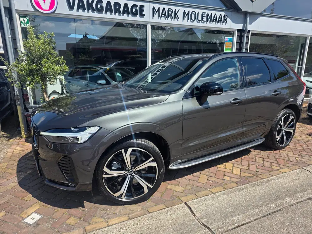 Volvo XC60 2.0 B4 R Design Inscription uit 2022, foto 4