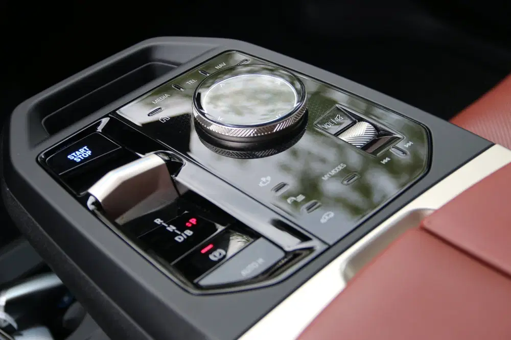 BMW iX XDrive50 High Executive 112 kWh COPILOT LA uit 2022, foto 12