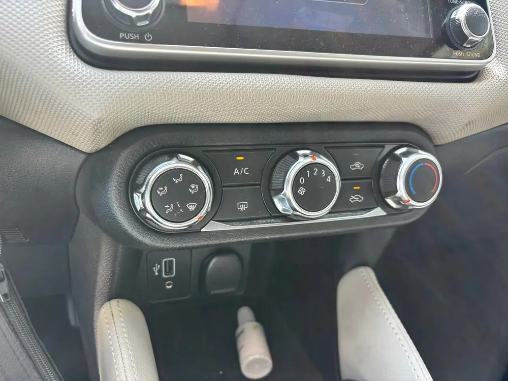 Nissan Micra 1.0 IG-T N-Connecta Trekhaak Carplay Camera uit 2019, foto 13