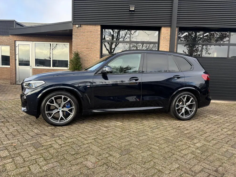 BMW X5 XDrive45e High Executive M-Sport Laser Sky uit 2020, foto 2