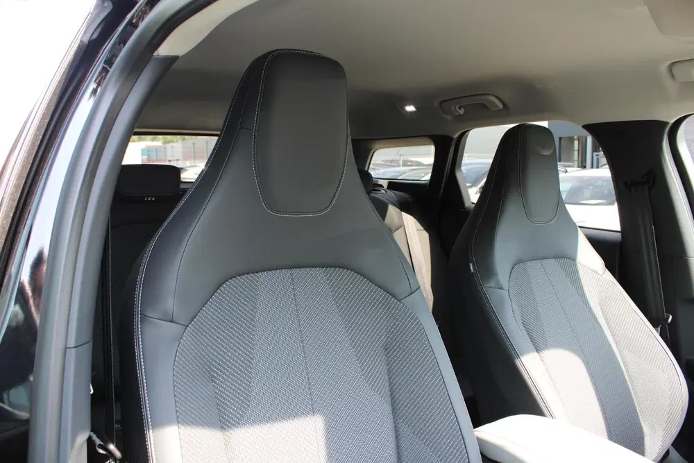 Ford Explorer Select Extended Range AWD 79 kWh uit 2025, foto 14