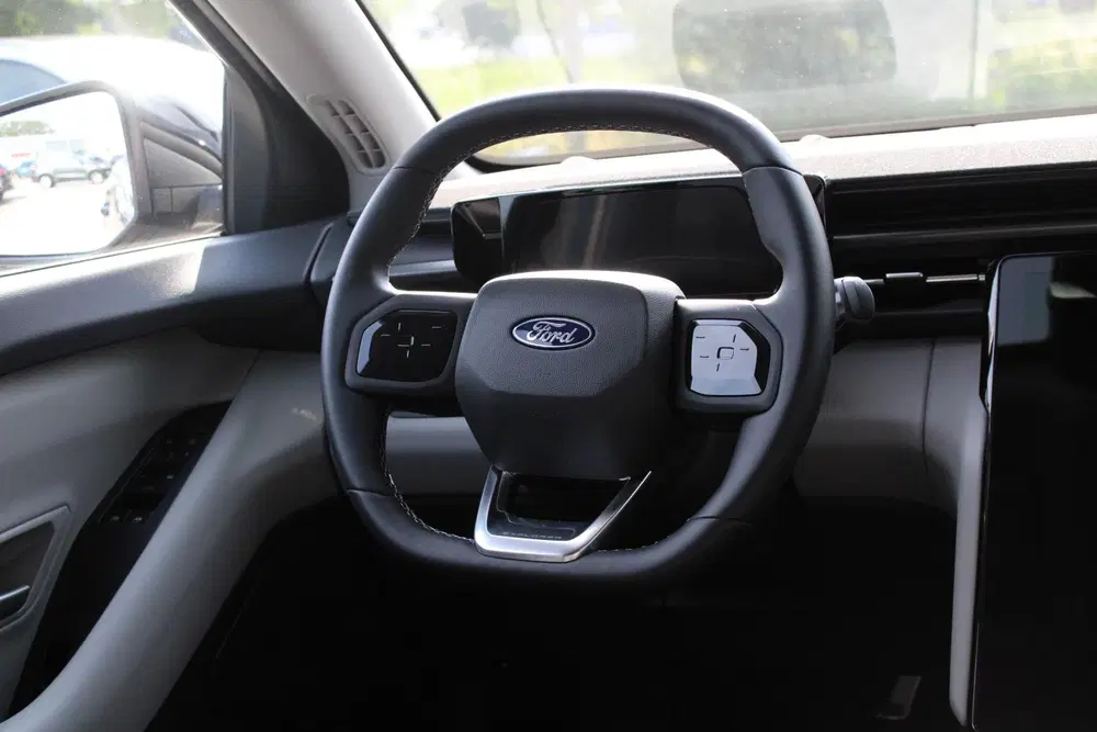 Ford Explorer Select Extended Range AWD 79 kWh uit 2025, foto 15