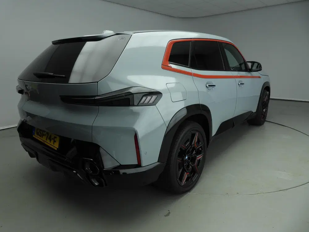 BMW XM PHEV Label Red uit 2024, foto 2