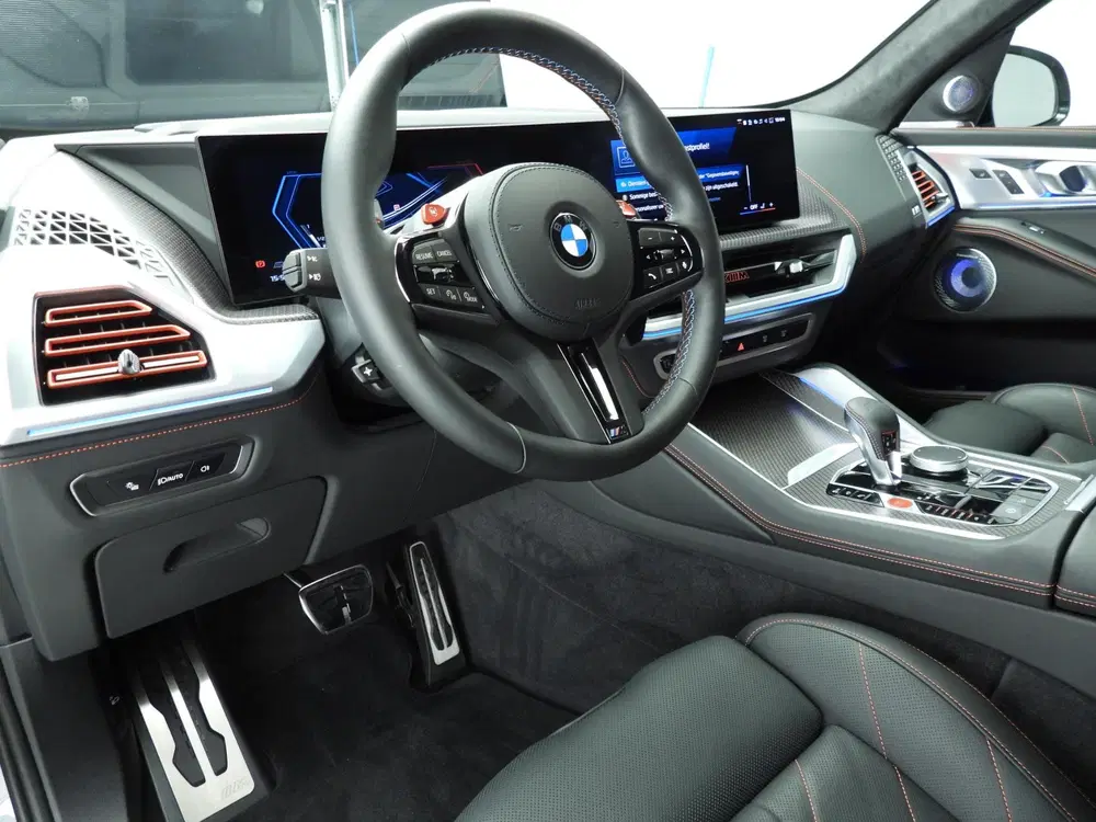 BMW XM PHEV Label Red uit 2024, foto 3
