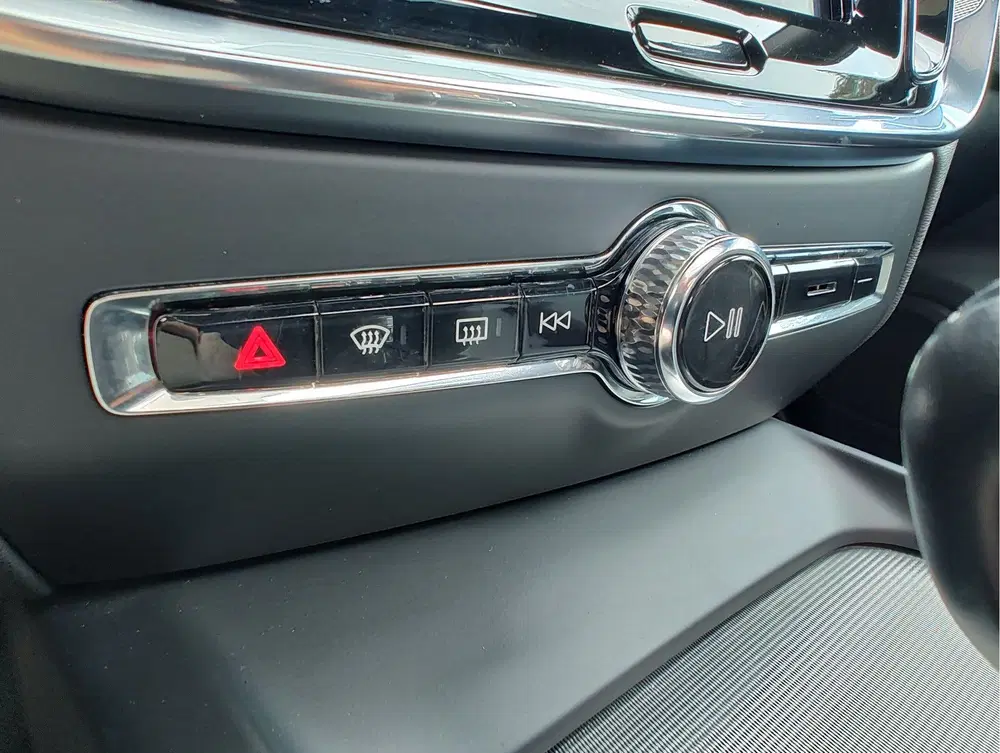 Volvo S60 2.0 T4 R-DESIGN AUTOMAAT Lederen sportstoe uit 2020, foto 17