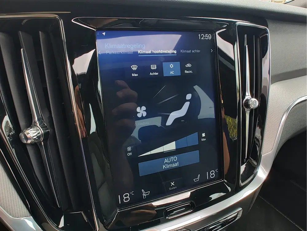 Volvo S60 2.0 T4 R-DESIGN AUTOMAAT Lederen sportstoe uit 2020, foto 19