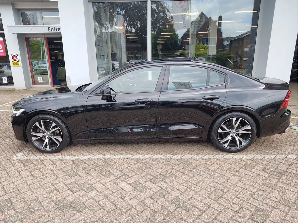 Volvo S60 2.0 T4 R-DESIGN AUTOMAAT Lederen sportstoe uit 2020, foto 2