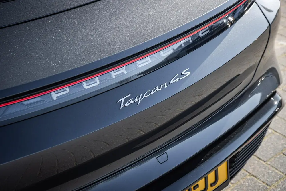 Porsche Taycan 4S 490pk Performance 84 kWh uit 2020, foto 12