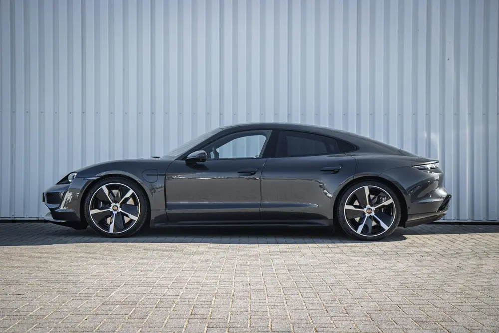 Porsche Taycan 4S 490pk Performance 84 kWh uit 2020, foto 14
