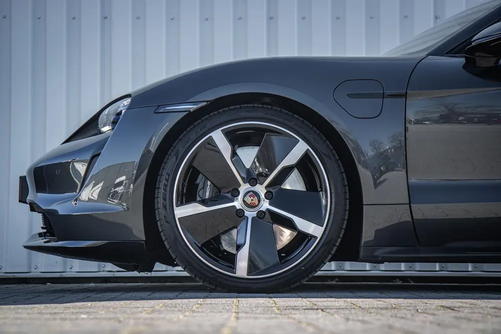 Porsche Taycan 4S 490pk Performance 84 kWh uit 2020, foto 15