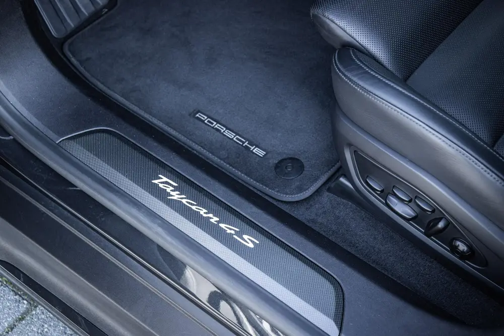 Porsche Taycan 4S 490pk Performance 84 kWh uit 2020, foto 19