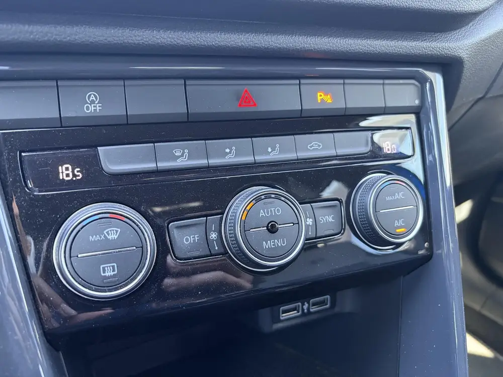 Volkswagen T-Roc 1.5 TSI Sport | NAVIGATIE | ADAPTIVE CRUISE uit 2019, foto 17