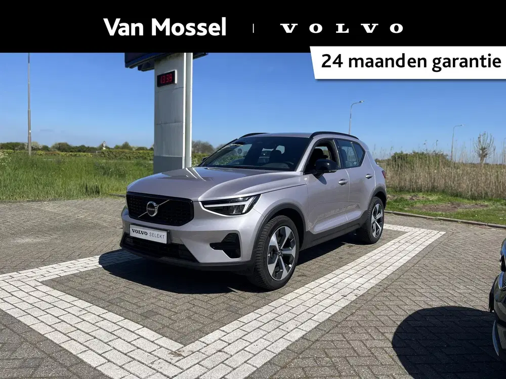 Volvo XC40 B4 Plus Dark uit 2025