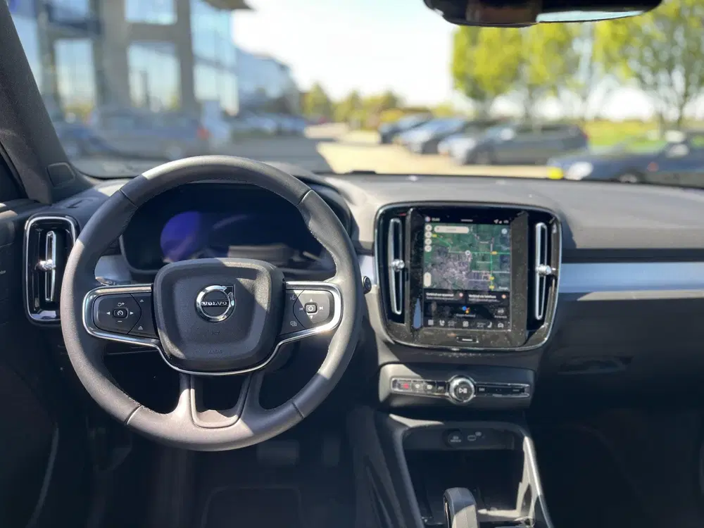 Volvo XC40 B4 Plus Dark uit 2025, foto 10