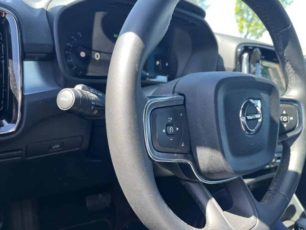 Volvo XC40 B4 Plus Dark uit 2025, foto 11