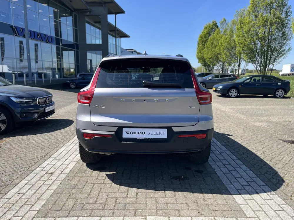 Volvo XC40 B4 Plus Dark uit 2025, foto 13