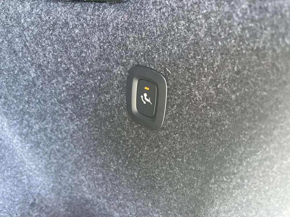 Volvo XC40 B4 Plus Dark uit 2025, foto 16