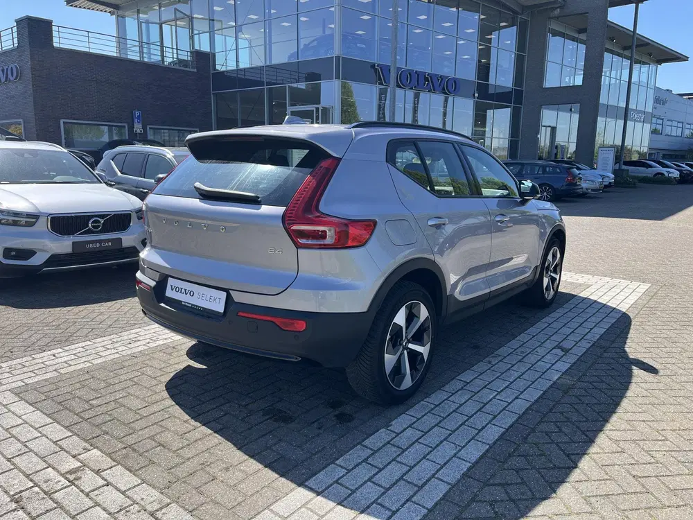 Volvo XC40 B4 Plus Dark uit 2025, foto 19