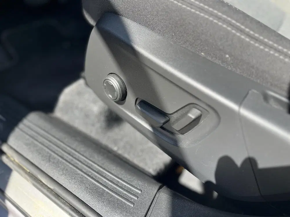 Volvo XC40 B4 Plus Dark uit 2025, foto 8