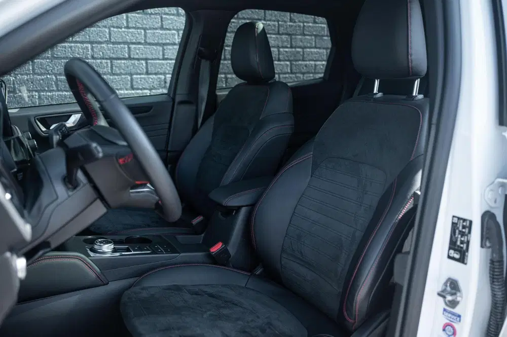 Ford Kuga 2.5 PHEV ST-Line X PANO TREKHAAK ADAPTIVE uit 2022, foto 12