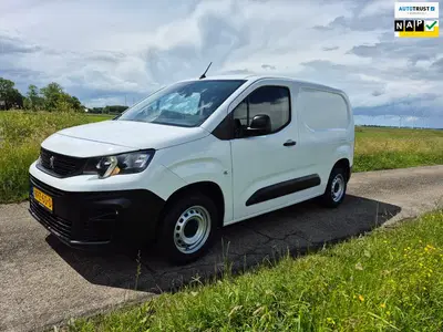 Peugeot Partner 1.2 PureTech Navi Airco Cruise uit 2022