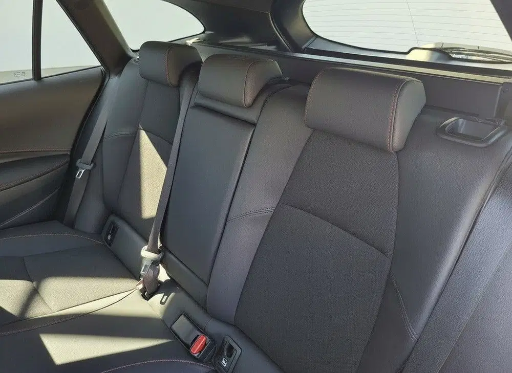 Toyota Corolla Hybrid 180 GR Sport 200 PK uit 2025, foto 15