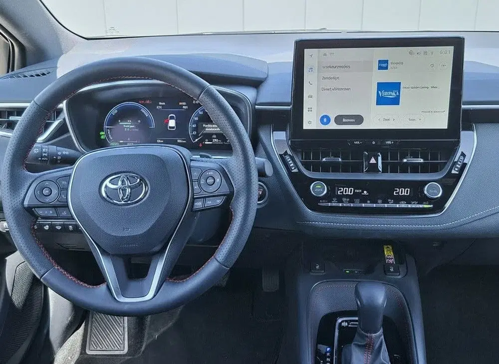 Toyota Corolla Hybrid 180 GR Sport 200 PK uit 2025, foto 16