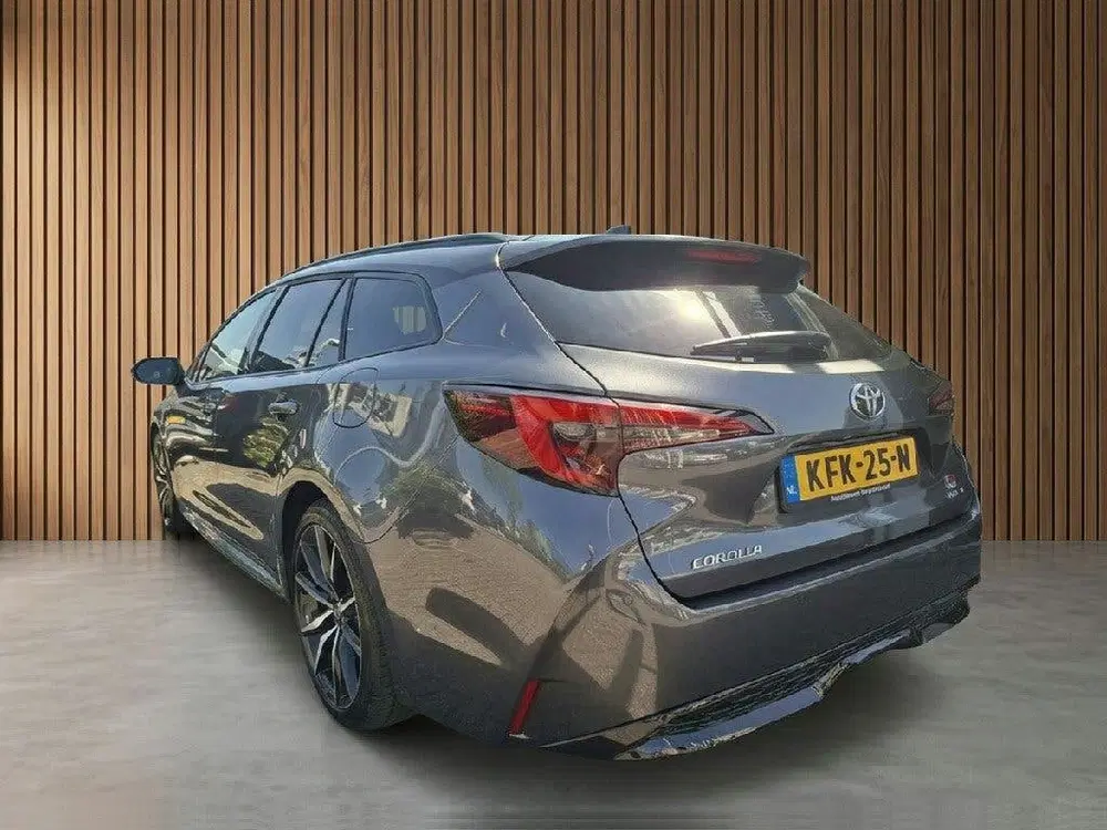 Toyota Corolla Hybrid 180 GR Sport 200 PK uit 2025, foto 4