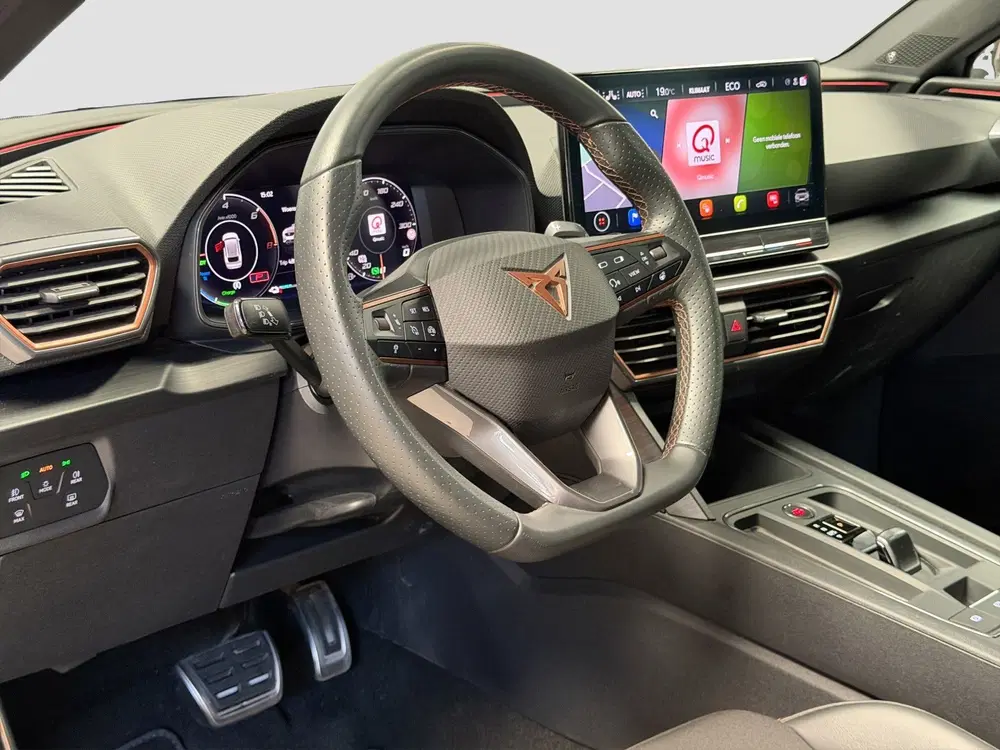 Cupra Leon 1.4 e-Hybrid VZ Copper uit 2024, foto 3