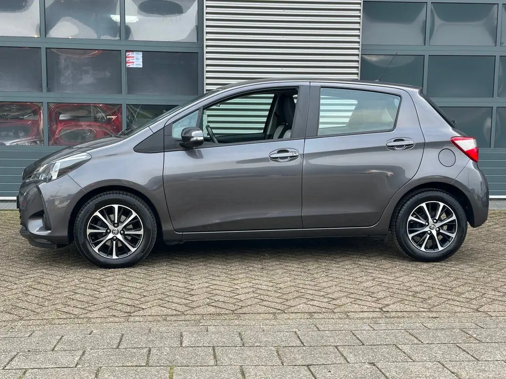 Toyota Yaris 1.0 VVT-i Connect | Camera | Navi | CarPlay | N uit 2019, foto 13