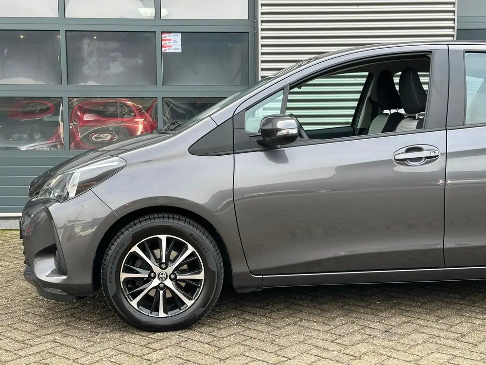 Toyota Yaris 1.0 VVT-i Connect | Camera | Navi | CarPlay | N uit 2019, foto 14