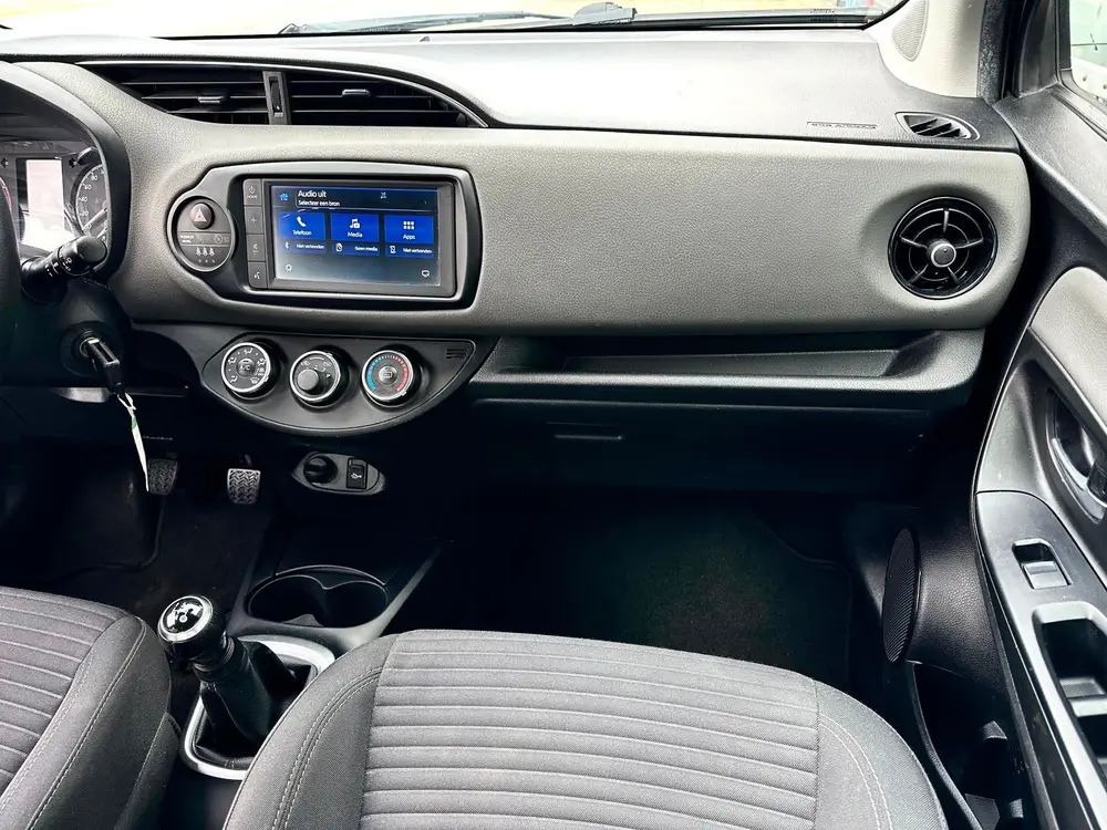 Toyota Yaris 1.0 VVT-i Connect | Camera | Navi | CarPlay | N uit 2019, foto 6
