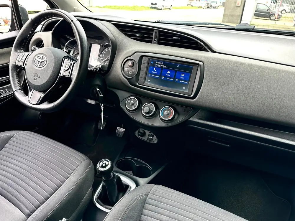 Toyota Yaris 1.0 VVT-i Connect | Camera | Navi | CarPlay | N uit 2019, foto 7