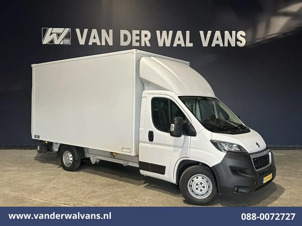 Peugeot Boxer 2.2 BlueHDi 141pk Bakwagen 428cm Lang Laadklep uit 2022