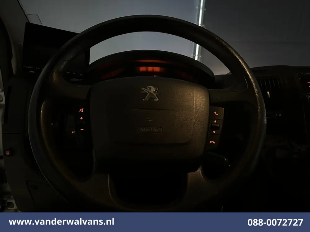 Peugeot Boxer 2.2 BlueHDi 141pk Bakwagen 428cm Lang Laadklep uit 2022, foto 14