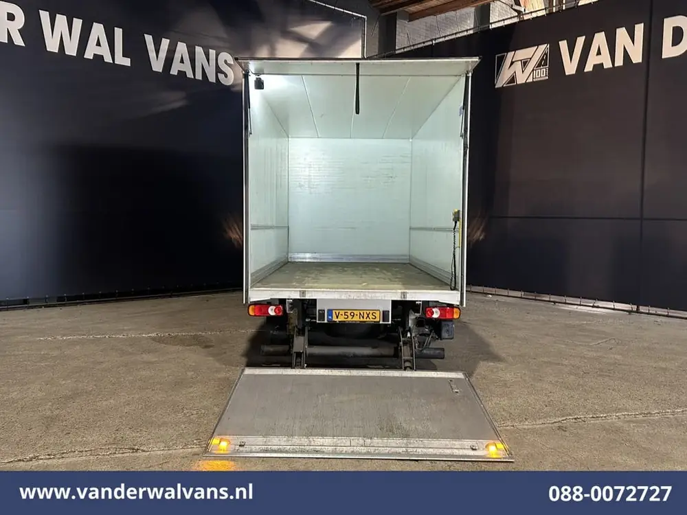 Peugeot Boxer 2.2 BlueHDi 141pk Bakwagen 428cm Lang Laadklep uit 2022, foto 2