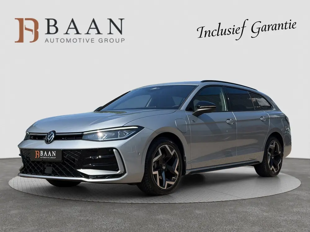 Volkswagen Passat Variant 1.5 eHybrid R-Line Edition|Full Op uit 2025