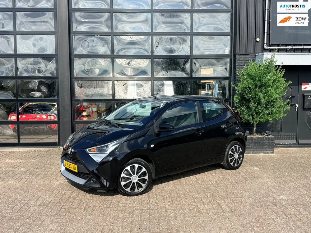 Toyota Aygo 1.0 VVT-i x-play limited uit 2021