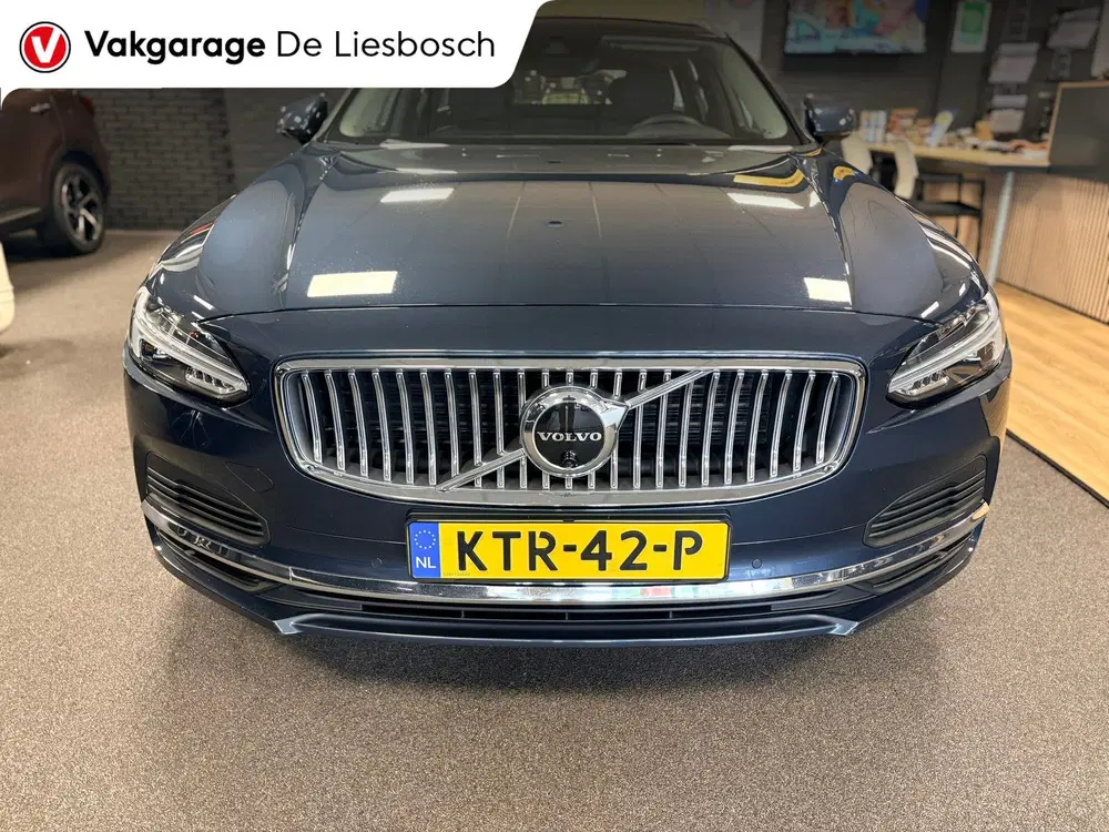 Volvo V90 2.0 T6 AWD R-Design uit 2021, foto 2