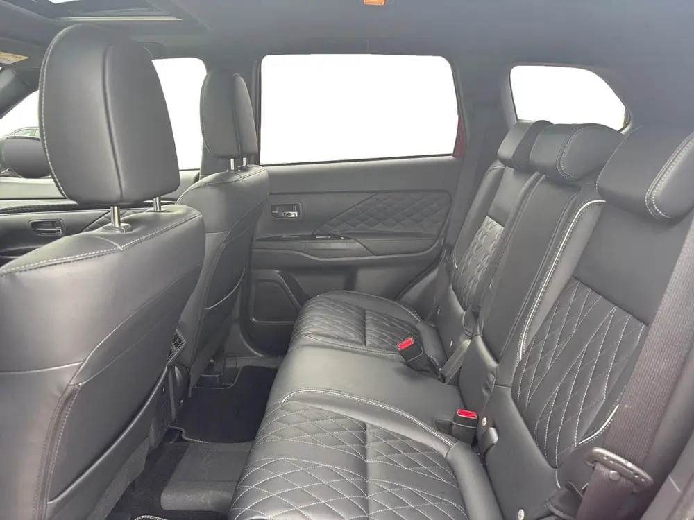 Mitsubishi Outlander 2.4 PHEV S-Edition | Schuif/kanteldak | uit 2019, foto 16
