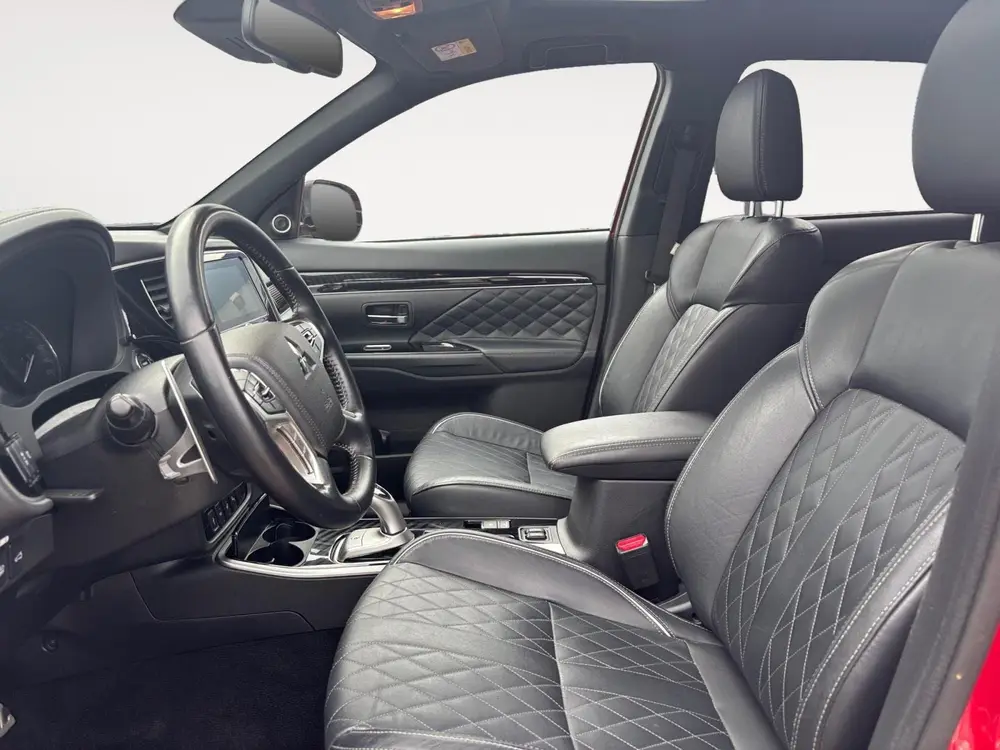 Mitsubishi Outlander 2.4 PHEV S-Edition | Schuif/kanteldak | uit 2019, foto 17
